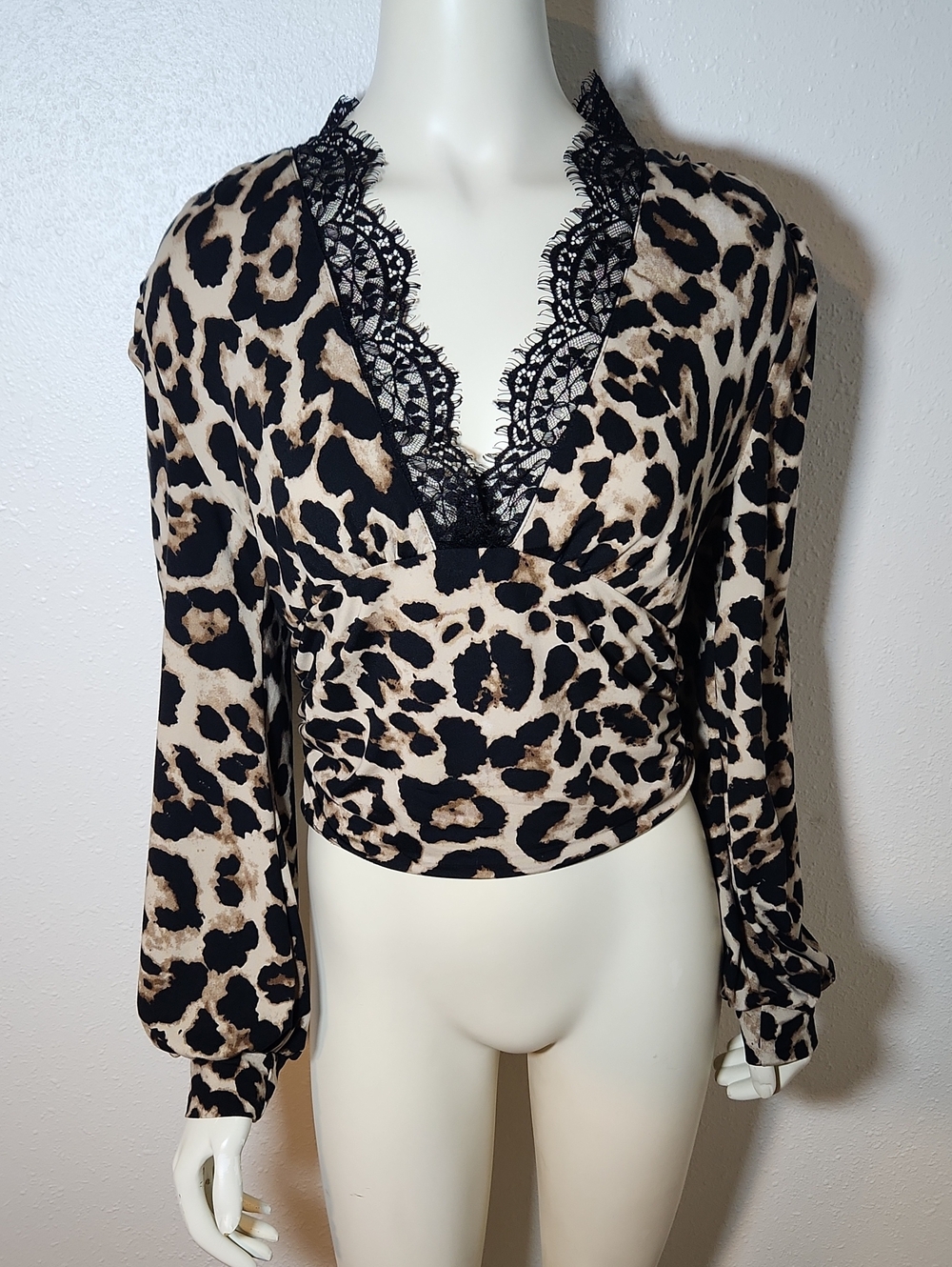 Leopard Print Lace-Trim Long Sleeve Top